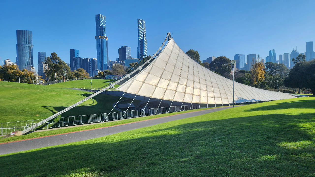 Sidney Myer Music Bowl with Melbourne skyline at the back